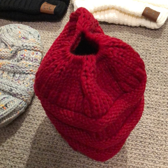 Knit Winter Hat - Bun / Pony Tail - Picture 5 of 5
